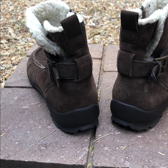 SOLD! BASS Ankle Boots with Fur Lining. - Picture 7 of 8